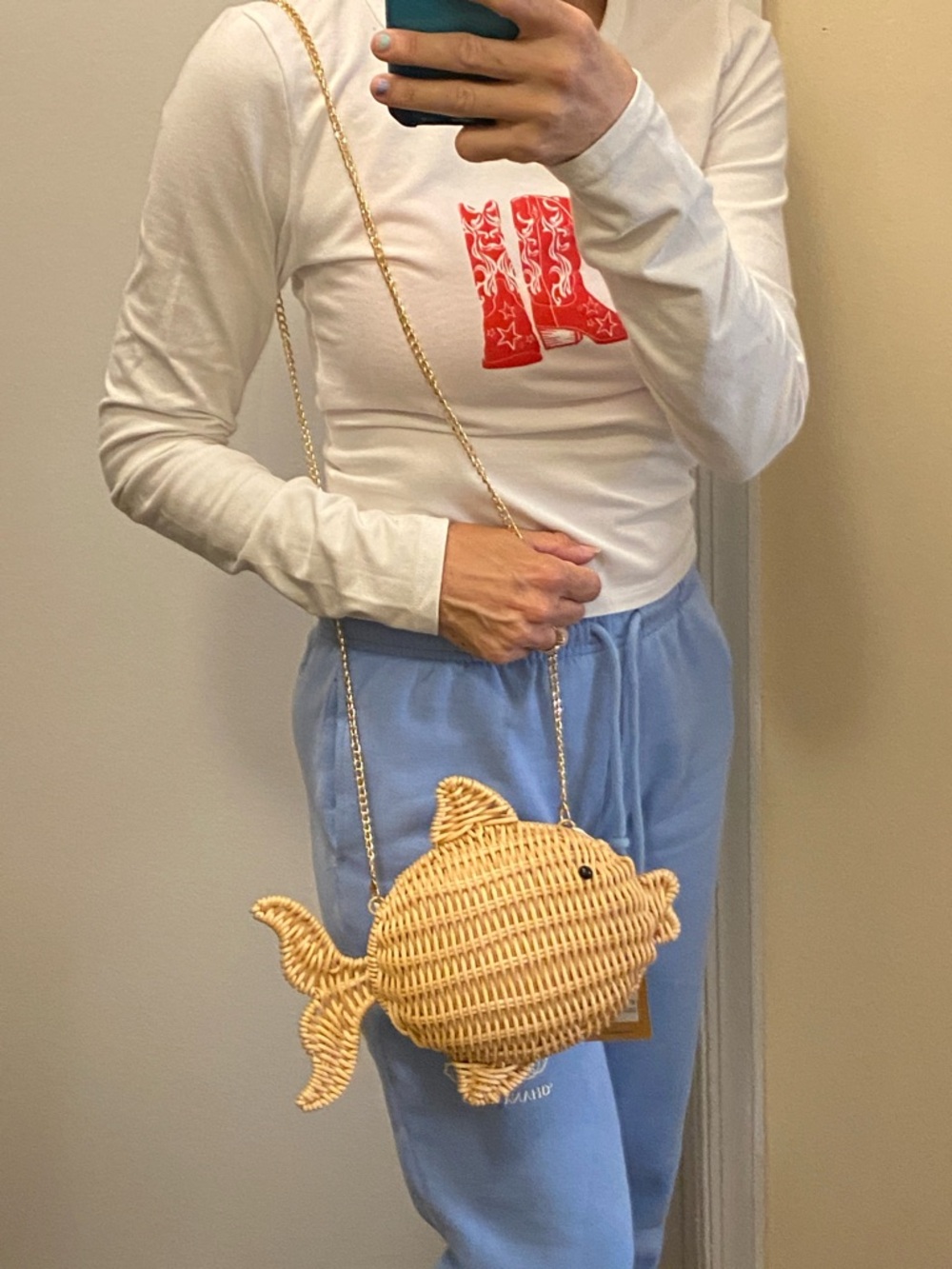 Tommy Bahama Woven Straw Fish Crossbody Bag - Picture 4 of 9